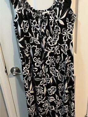 Derek Heart Black and White Island Floral Comfy Maxi SunDress Size 1X.